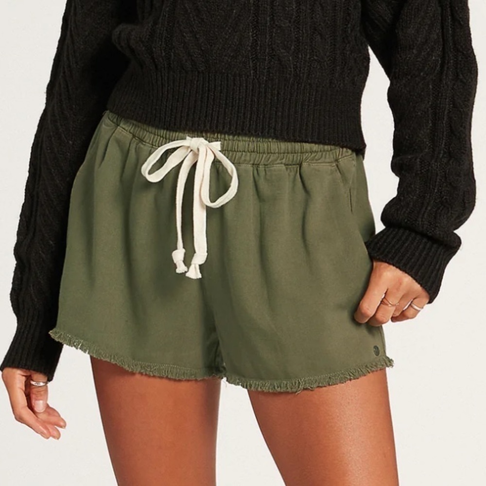 NWT Volcom Strutin Stone Drawstring Pull On Shorts in Army Green Cargo